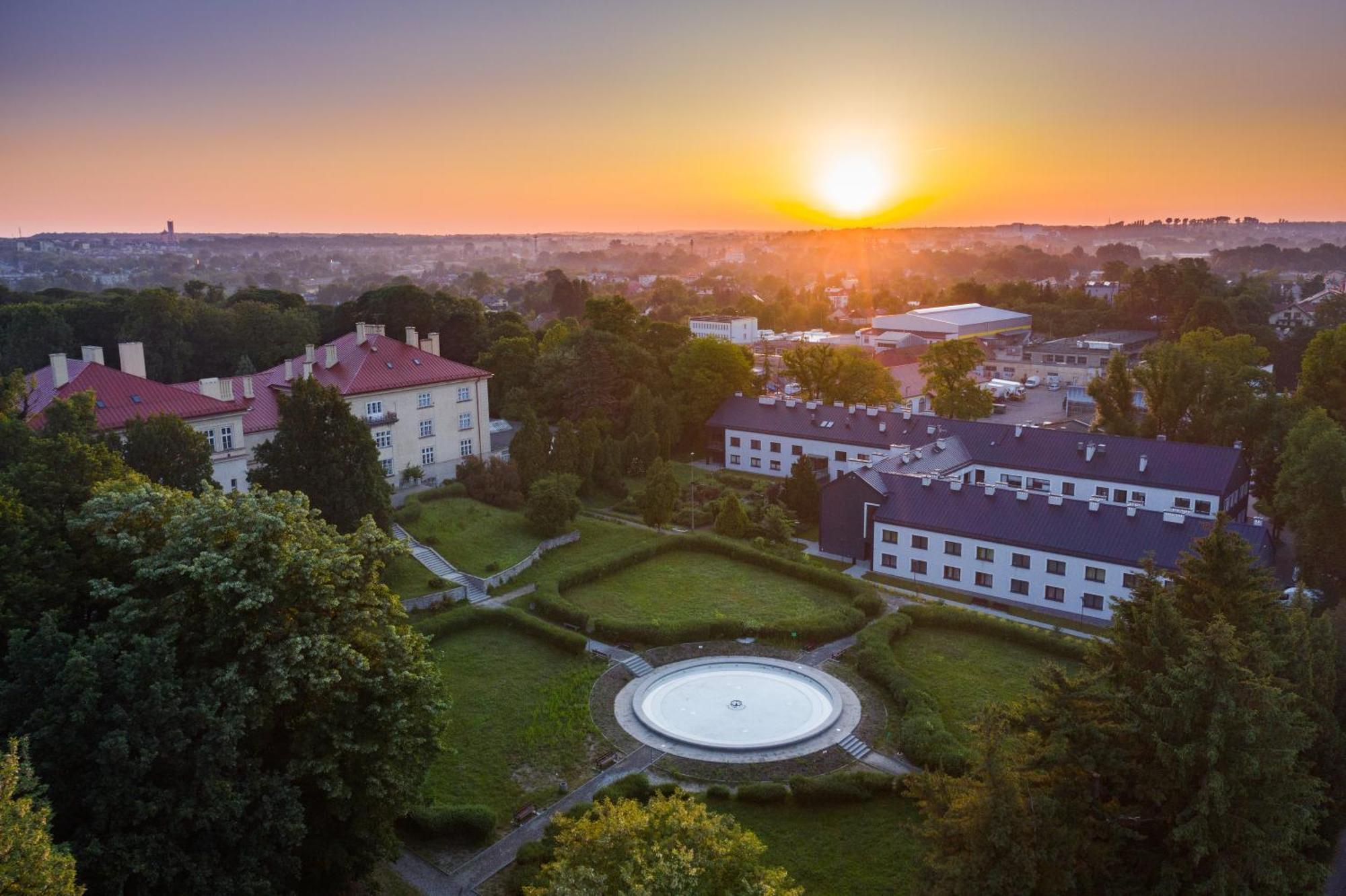Centrum Rehabilitacji Spolecznej I Zawodowej Zaz Sloneczne Wzgorze Tarnow Luaran gambar